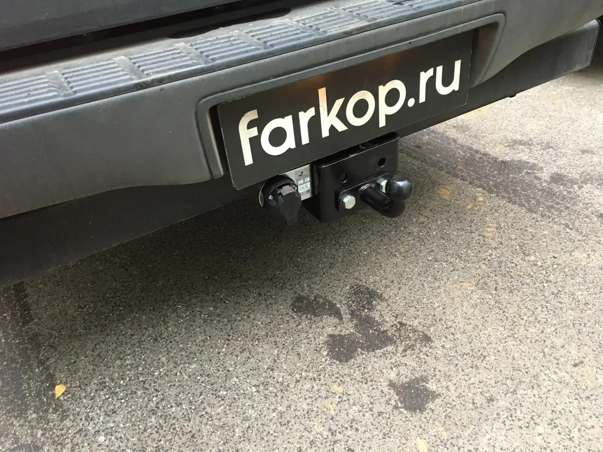 Фаркоп Лидер Плюс для Toyota Hilux 2010-2015 T114-FC в Пермь