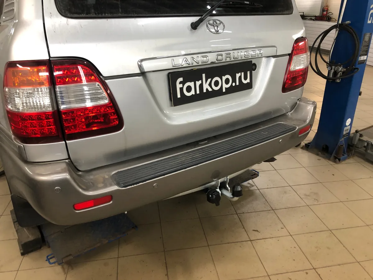 Фаркоп Galia для Toyota Land Cruiser J100 VX 1998-2008 T050A в Пермь Фаркоп Galia для Toyota Land Cruiser J100 VX 1998-2008 T050A в Пермь